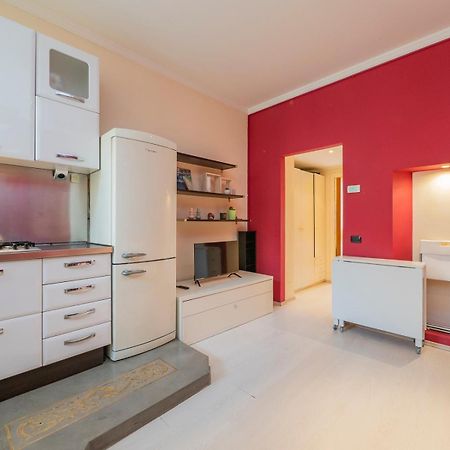 Xenia Apartments - Colorful Apartment In Fiera Area 米兰 外观 照片
