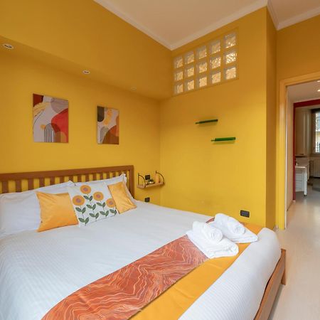 Xenia Apartments - Colorful Apartment In Fiera Area 米兰 外观 照片