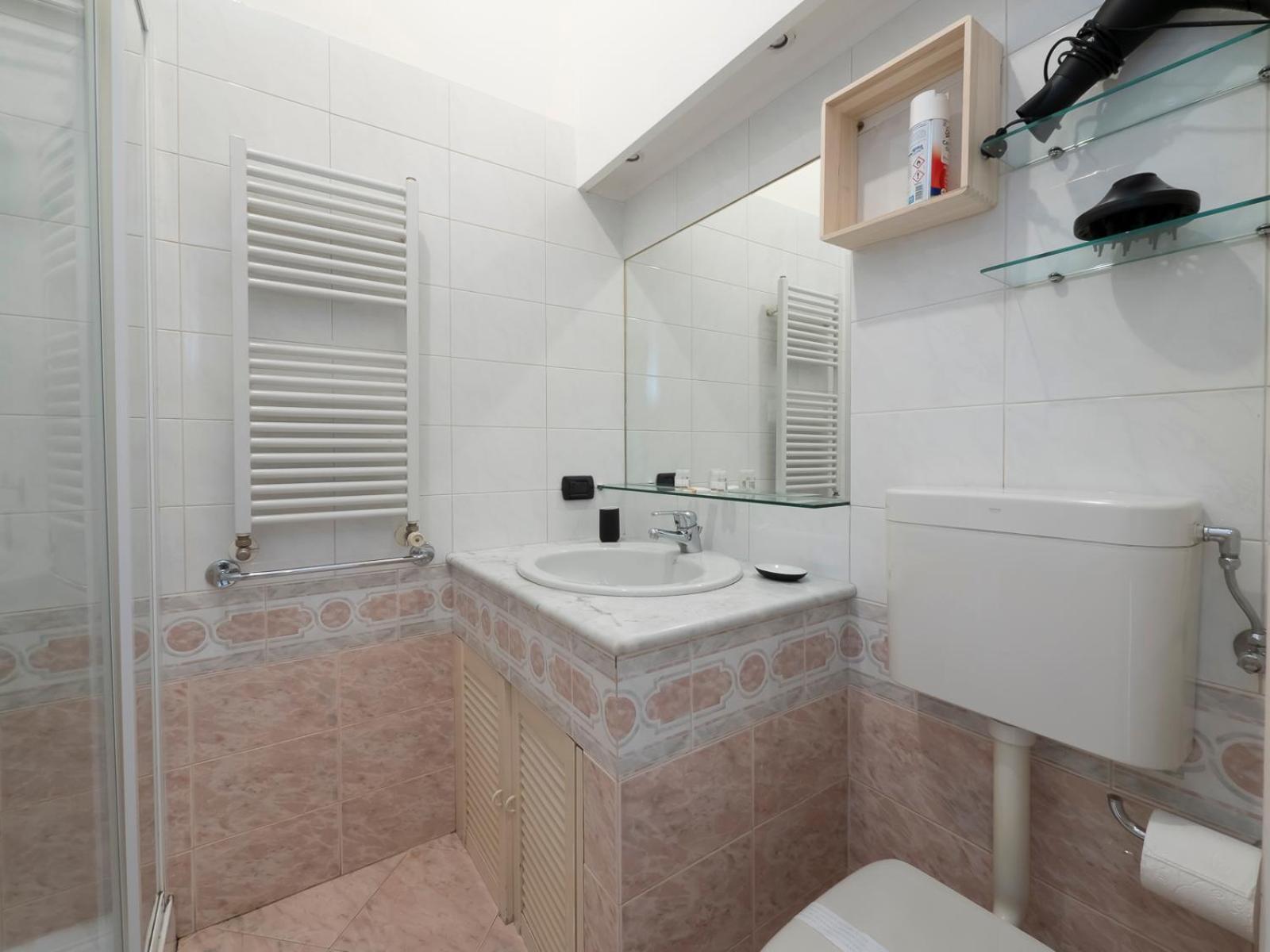 Xenia Apartments - Colorful Apartment In Fiera Area 米兰 外观 照片