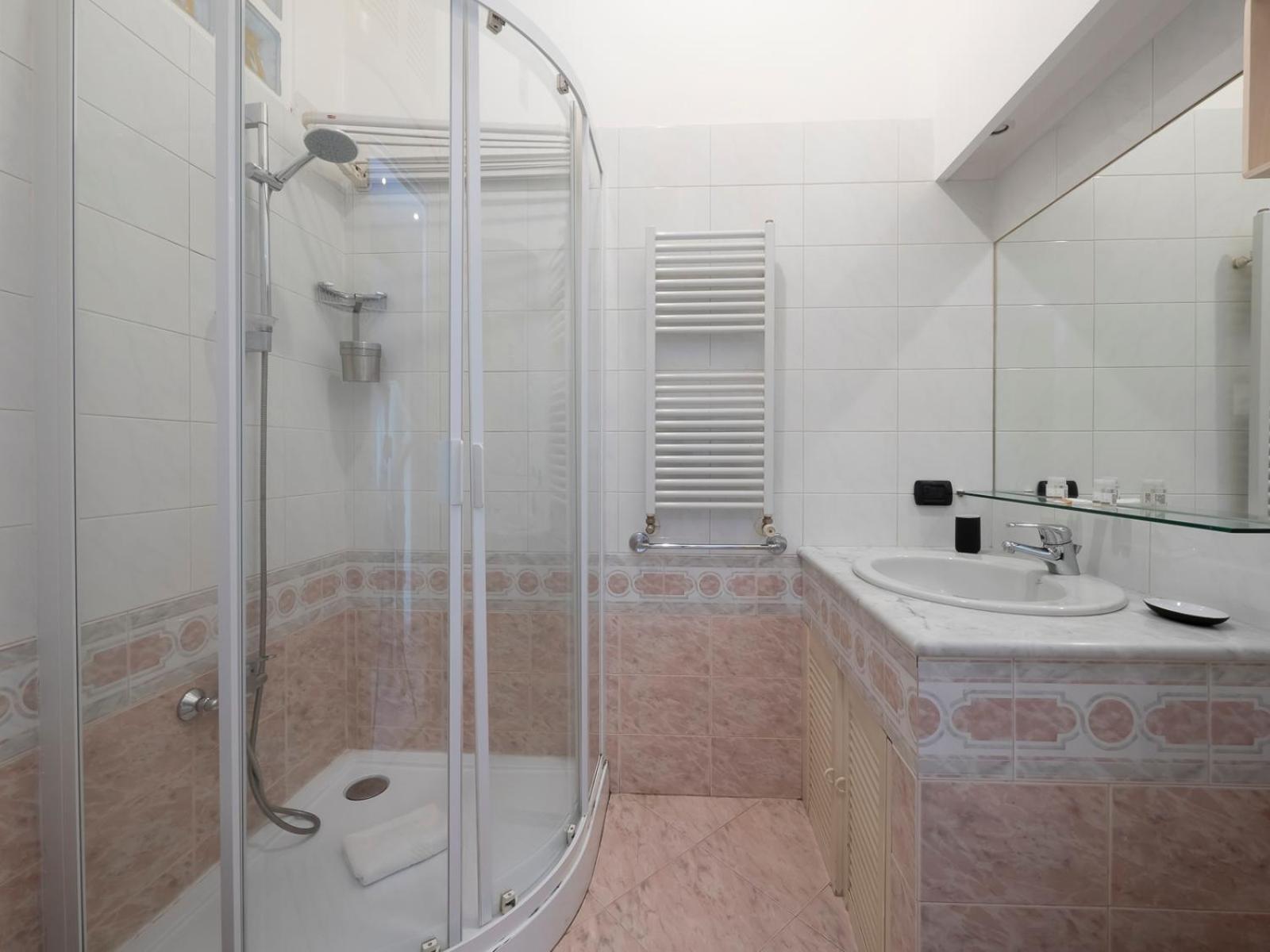 Xenia Apartments - Colorful Apartment In Fiera Area 米兰 外观 照片